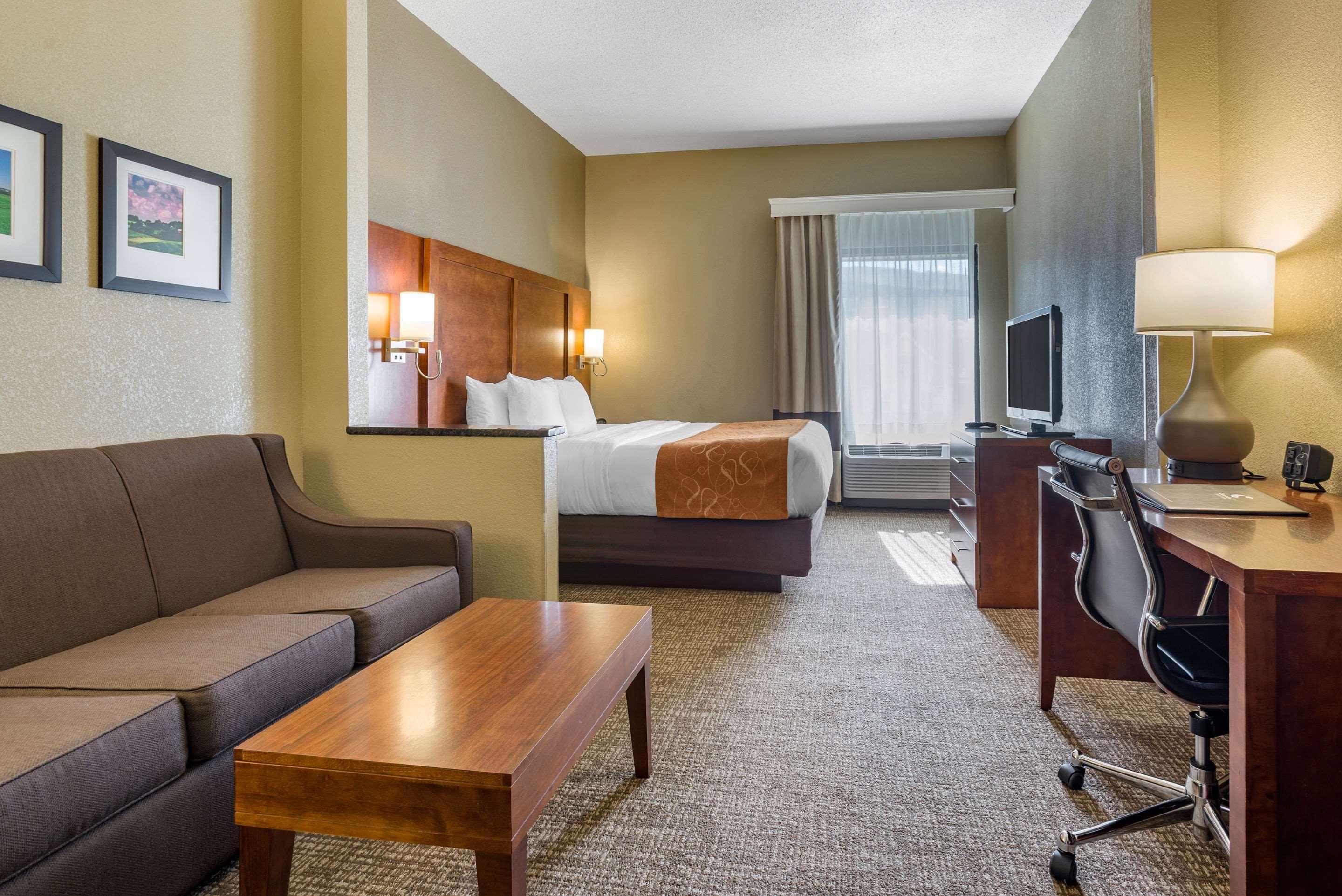 Hotel Comfort Near Lehigh And Lvi Airport 3*
