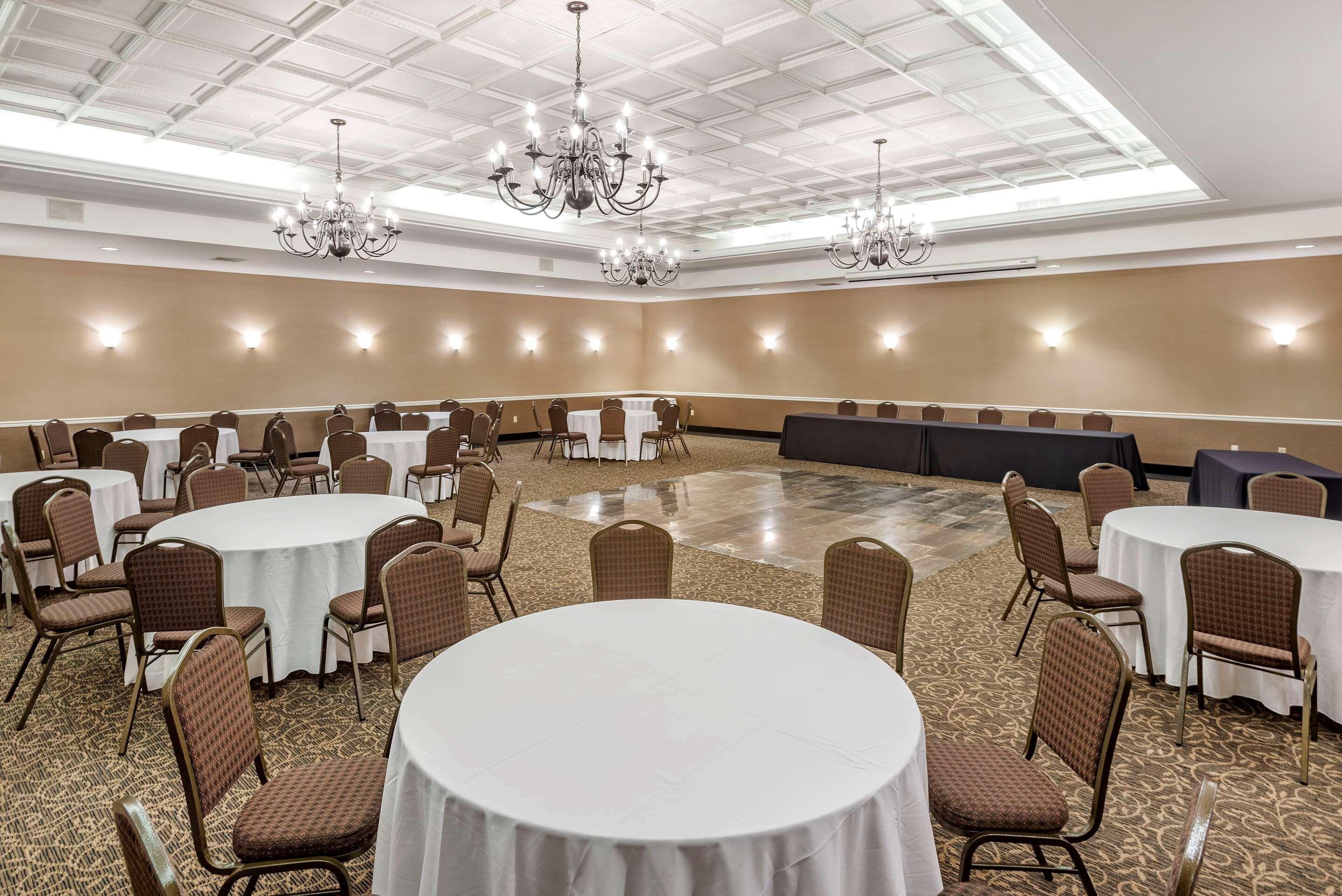 Comfort Near Lehigh And Lvi Airport 3*
