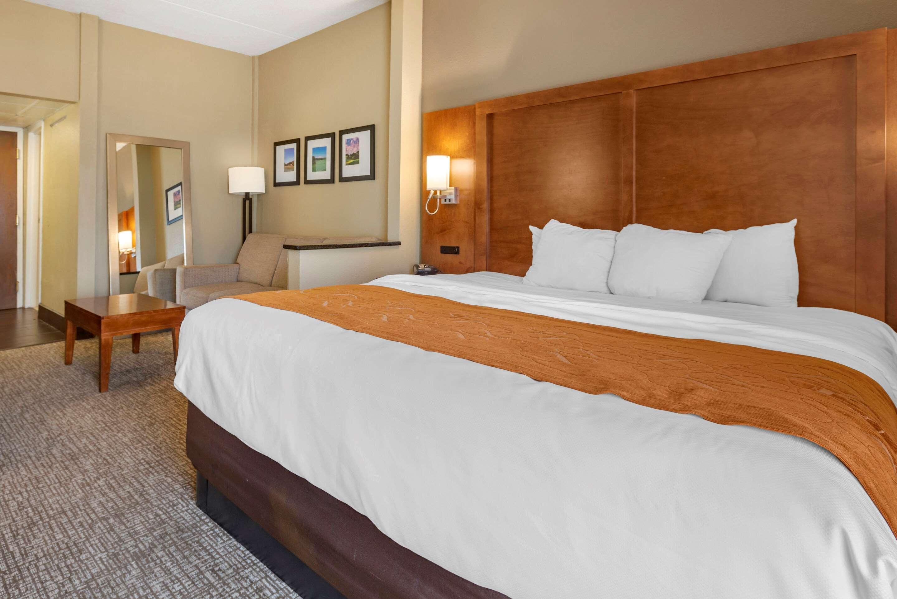 Comfort Near Lehigh And Lvi Airport Hotel