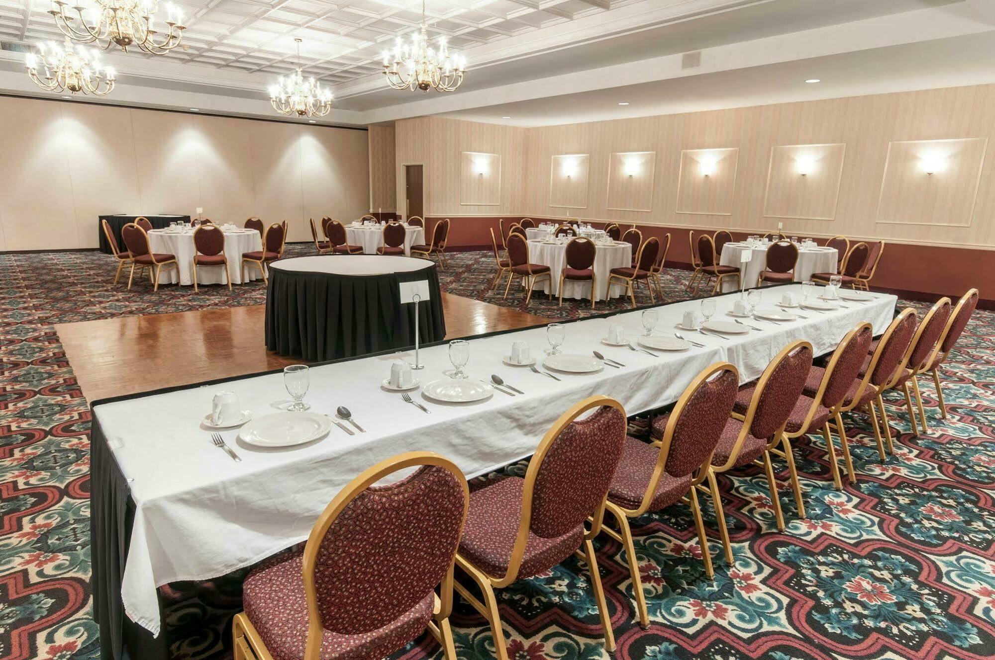 Comfort Near Lehigh And Lvi Airport Hotel 3*